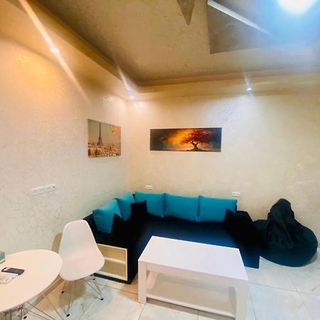 Luxury Apartment With Jacuzzi On Republic Square Yerevan Bagian luar foto