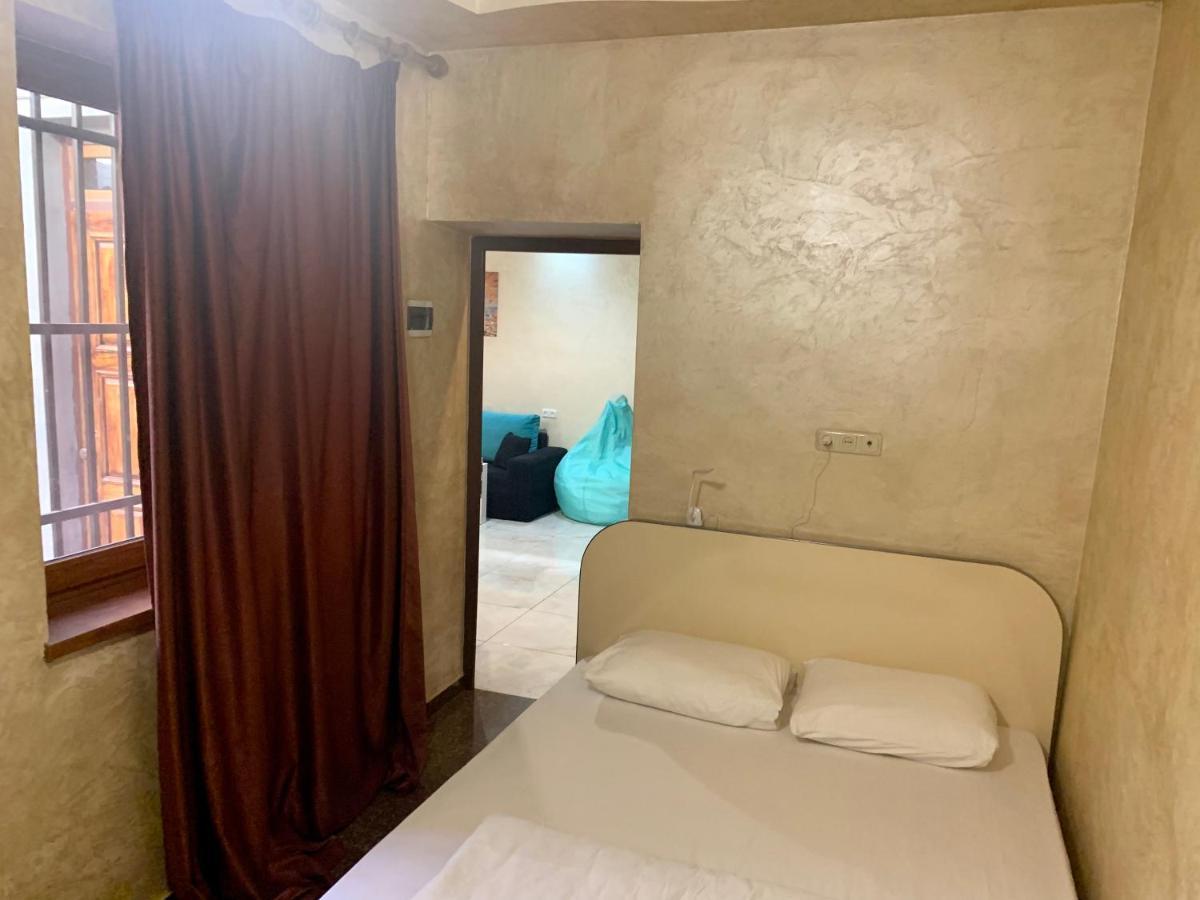 Luxury Apartment With Jacuzzi On Republic Square Yerevan Bagian luar foto