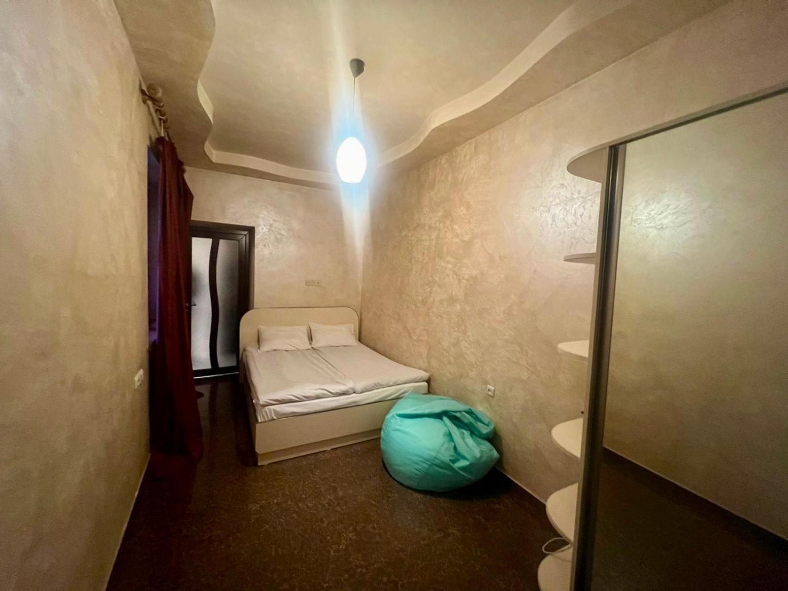 Luxury Apartment With Jacuzzi On Republic Square Yerevan Bagian luar foto